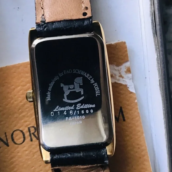 1994 FAO SCHWARTZ LIMITED EDITION FOSSIL WATCH FA-1010 (0146/1500) il_fullxfull.3737056599_kk07.jpg main image 4